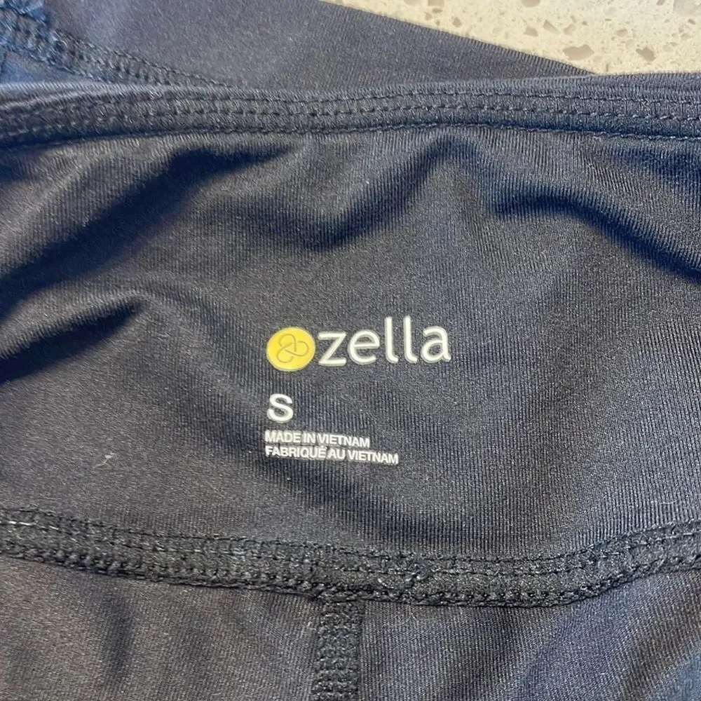 Zella woman’s Capri black pants - Picture 6 of 10